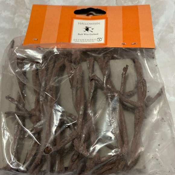 Department 56 Halloween Barb Wire Garland NWT - Picture 1 of 3